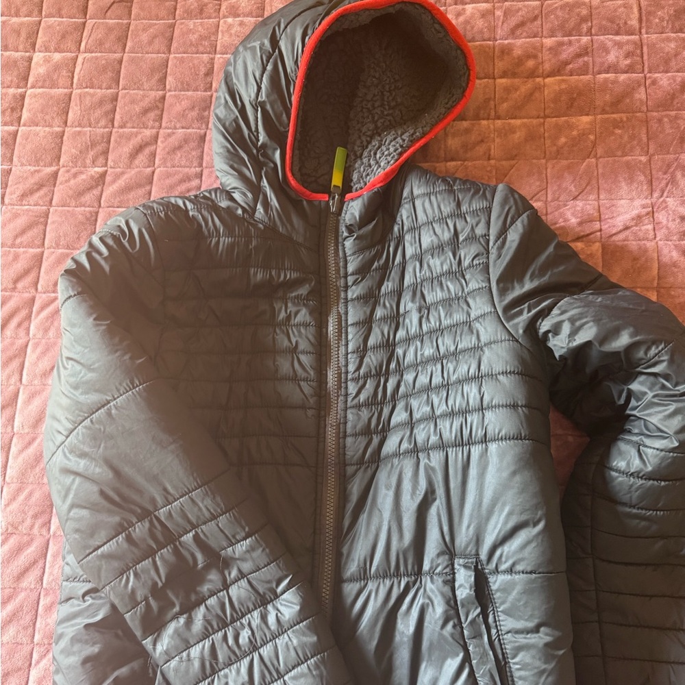 Boys puffer jacket size large youth